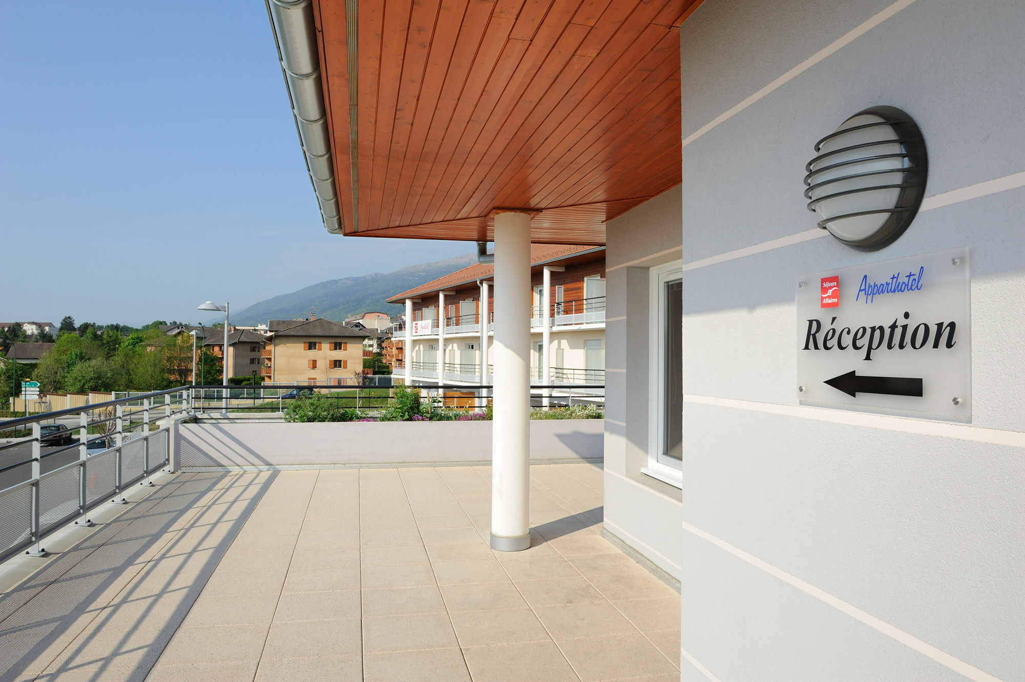 Aparthotel Sejours & Affaires Geneve Gex Les Rives Du Leman Exterior foto